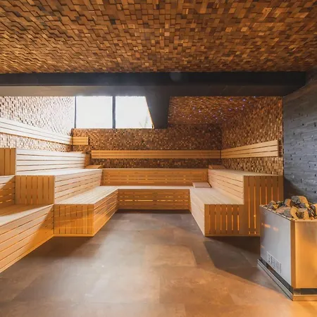 & Wellness Royal Astrid מלון 3*